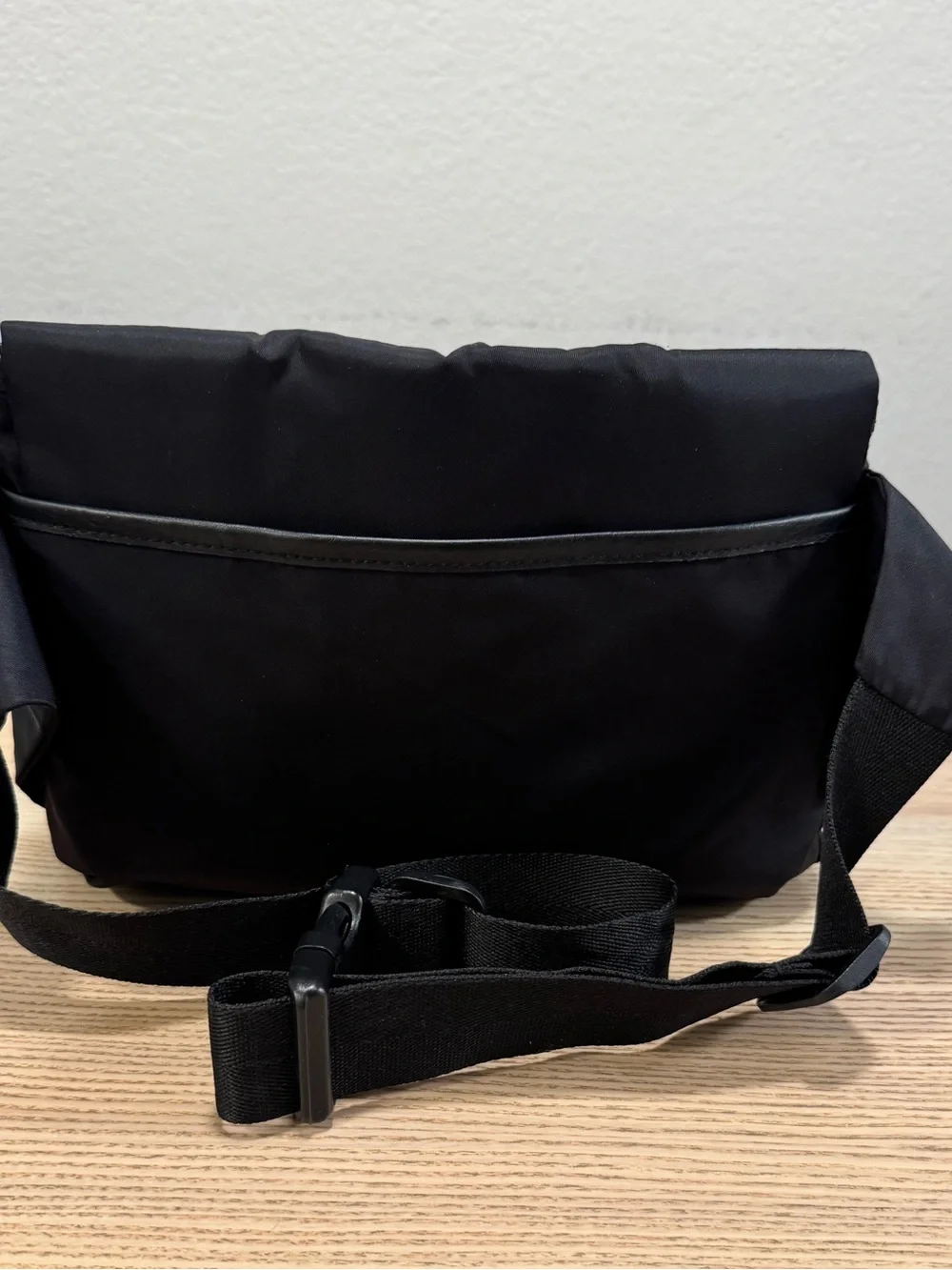 Béis Black “The Diaper Pack” - Picture 2 of 9